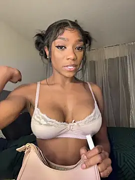 Snapshot of MelaniMelanin chatting on 04-08-26, 12:16 MelaniMelanin online show from 04-08-26, 12:16