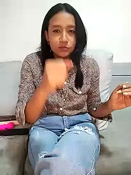 Snapshot of cami_victoria chatting on 02-10-25, 10:30 cami victoria online show from 02-10-25, 10:30