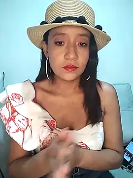 Snapshot of cami_victoria chatting on 02-13-25, 07:21 cami victoria online show from 02-13-25, 07:21