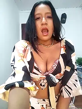 Snapshot of cami_victoria chatting on 09-11-25, 07:47 cami victoria online show from 09-11-25, 07:47