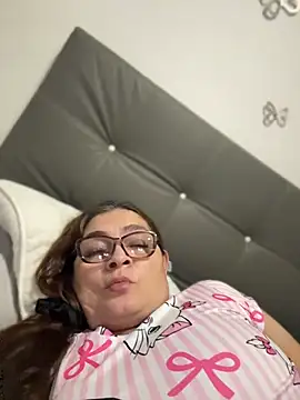 Snapshot of AntonellaAlondra4 chatting on 04-22-26, 03:20 AntonellaAlondra4 online show from 04-22-26, 03:20