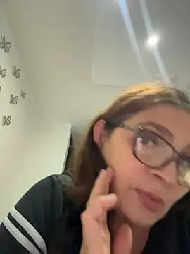 Snapshot of AntonellaAlondra4 chatting on 05-01-26, 02:49 AntonellaAlondra4 online show from 05-01-26, 02:49