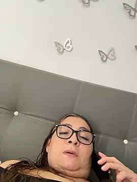 Snapshot of AntonellaAlondra4 chatting on 05-19-26, 02:23 AntonellaAlondra4 online show from 05-19-26, 02:23