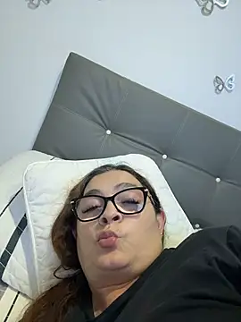 Snapshot of AntonellaAlondra4 chatting on 05-20-26, 02:40 AntonellaAlondra4 online show from 05-20-26, 02:40