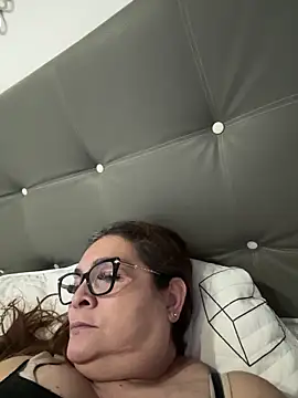 Snapshot of AntonellaAlondra4 chatting on 05-30-26, 12:35 AntonellaAlondra4 online show from 05-30-26, 12:35