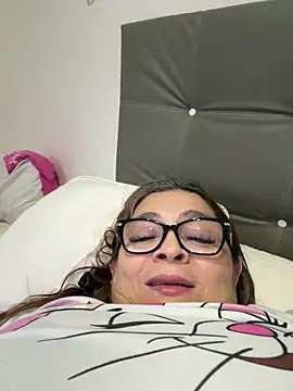 Snapshot of AntonellaAlondra4 chatting on 06-02-26, 04:36 AntonellaAlondra4 online show from 06-02-26, 04:36