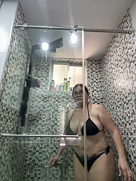 Snapshot of AntonellaAlondra4 chatting on 06-10-26, 04:06 AntonellaAlondra4 online show from 06-10-26, 04:06