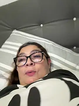 Snapshot of AntonellaAlondra4 chatting on 06-11-26, 03:04 AntonellaAlondra4 online show from 06-11-26, 03:04