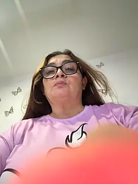 Snapshot of AntonellaAlondra4 chatting on 06-12-26, 03:27 AntonellaAlondra4 online show from 06-12-26, 03:27