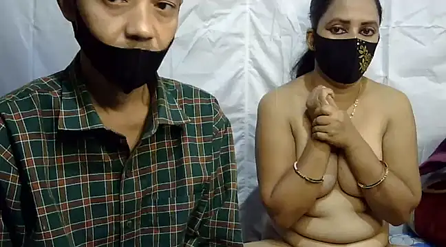 Snapshot of Pramila_Manish chatting on 12-15-24, 01:00 Pramila Manish online show from 12-15-24, 01:00