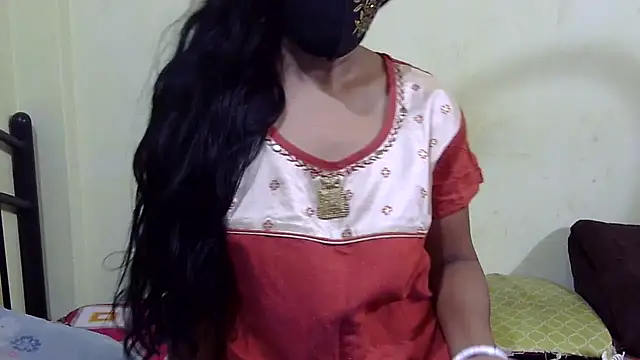 Snapshot of Pramila_Manish chatting on 10-31-25, 03:02 Pramila Manish online show from 10-31-25, 03:02