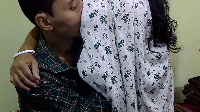 Snapshot of Pramila_Manish chatting on 11-18-25, 02:43 Pramila Manish online show from 11-18-25, 02:43