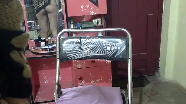 Snapshot of Pramila_Manish chatting on 12-16-25, 12:59 Pramila Manish online show from 12-16-25, 12:59