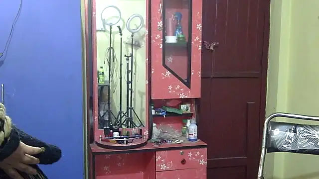 Snapshot of Pramila_Manish chatting on 12-16-25, 11:32 Pramila Manish online show from 12-16-25, 11:32