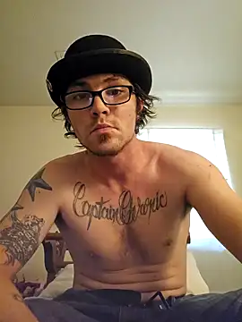 Snapshot of potholder420 chatting on 01-17-25, 04:47 potholder420 online show from 01-17-25, 04:47