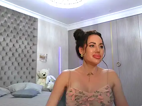 TianaPosh online show from 02-17-25, 02:20