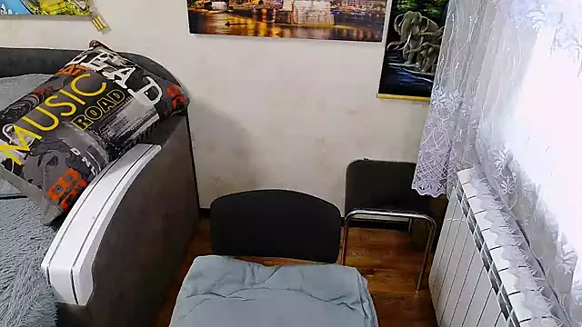 Snapshot of Lady_Boom_Wild_ chatting on 11-29-25, 01:14 Lady Boom Wild online show from 11-29-25, 01:14