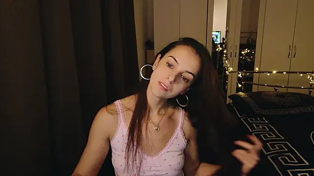 Snapshot of karlaolivia chatting on 12-11-24, 05:04 karlaolivia online show from 12-11-24, 05:04