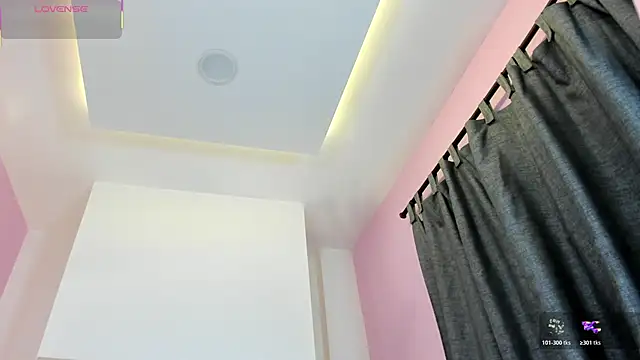 Snapshot of nicolle_pierce chatting on 05-04-26, 01:18 nicolle pierce online show from 05-04-26, 01:18