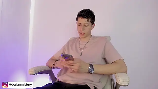 Dorianmistery2322  online show from 04-02-26, 07:11