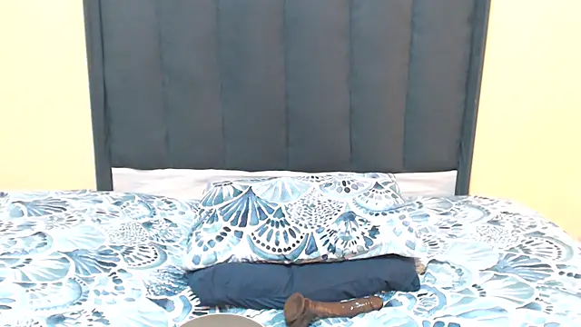 kittykhloe22 online show from 11-13-25, 07:07