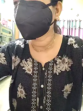 Royalgirl667 online show from 12-05-24, 01:36