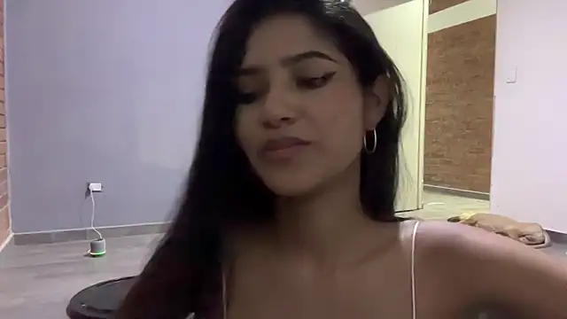 Snapshot of chiarabrielle00 chatting on 07-10-26, 01:32 chiarabrielle00 online show from 07-10-26, 01:32