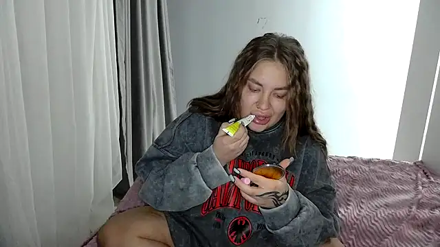 96CHloe96 online show from 12-12-24, 06:21