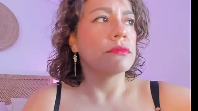 Snapshot of gipsela_gomez chatting on 06-10-26, 07:35 gipsela gomez online show from 06-10-26, 07:35