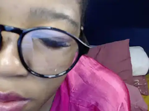 Snapshot of Busty-Londie chatting on 02-21-25, 03:12 Busty-Londie online show from 02-21-25, 03:12