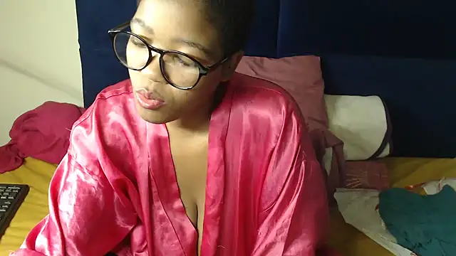Snapshot of Busty-Londie chatting on 03-09-25, 06:54 Busty-Londie online show from 03-09-25, 06:54