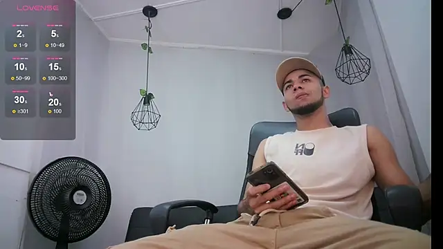 Snapshot of jhon_ath chatting on 02-14-25, 05:30 jhon ath online show from 02-14-25, 05:30