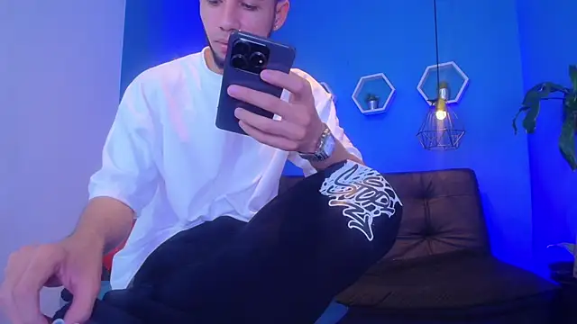 Snapshot of jhon_ath chatting on 11-27-25, 03:19 jhon ath online show from 11-27-25, 03:19