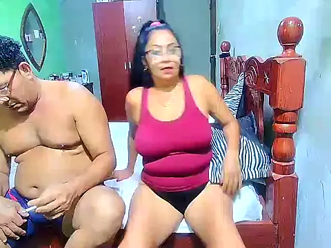 Snapshot of rosi_pamela chatting on 12-28-24, 11:59 rosi pamela online show from 12-28-24, 11:59