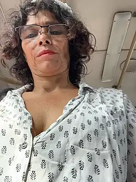 MireyaTorresGu online show from 04-13-26, 01:49