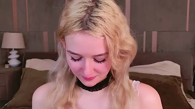 Snapshot of NaomiLoys chatting on 03-06-25, 11:53 NaomiLoys online show from 03-06-25, 11:53