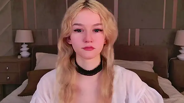 Snapshot of NaomiLoys chatting on 03-08-25, 05:59 NaomiLoys online show from 03-08-25, 05:59