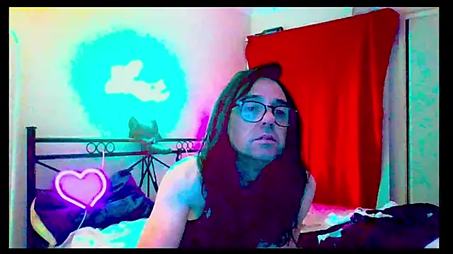 Snapshot of ingrid1982 chatting on 04-05-26, 02:47 ingrid1982 online show from 04-05-26, 02:47