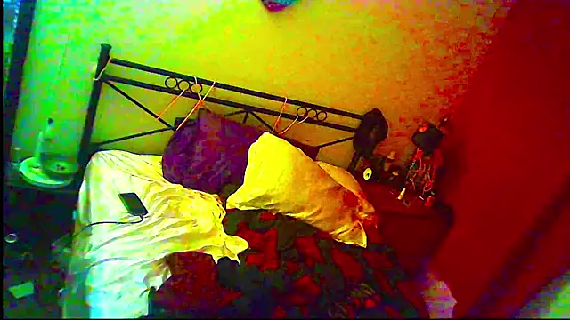 Snapshot of ingrid1982 chatting on 05-22-26, 06:35 ingrid1982 online show from 05-22-26, 06:35