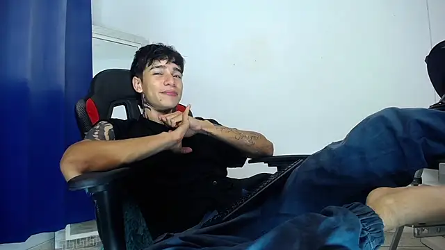 Zacktk7 online show from 12-20-24, 02:08