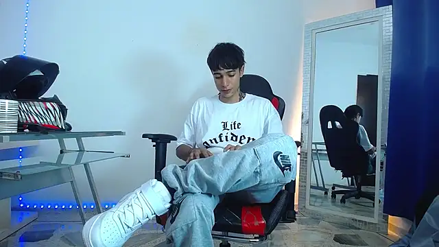 Zacktk7 online show from 12-23-24, 11:17