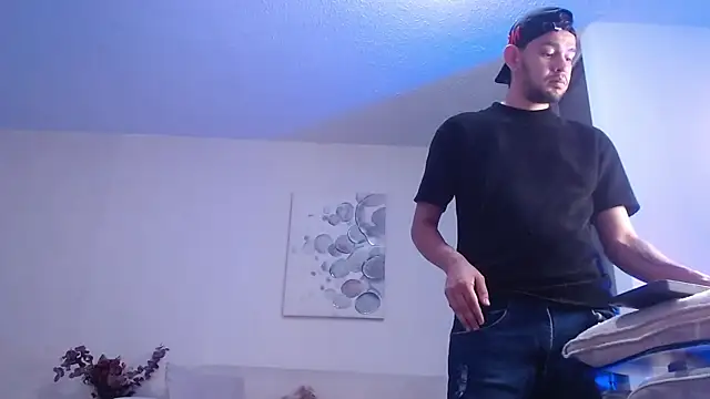 Snapshot of Bedobigcock chatting on 09-16-25, 03:18 Bedobigcock online show from 09-16-25, 03:18