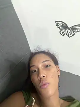 Snapshot of Salome_Williamss chatting on 05-30-26, 02:08 Salome Williamss online show from 05-30-26, 02:08