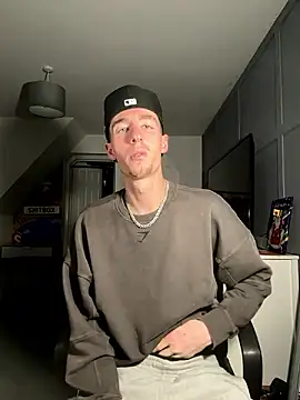 MikesWood21 online show from 12-02-24, 04:42