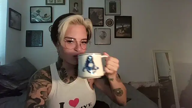 Alexandersonxo online show from 10-05-25, 08:34