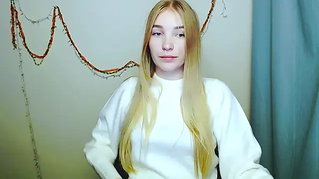 Queen ofLove online show from 12-18-25, 08:59