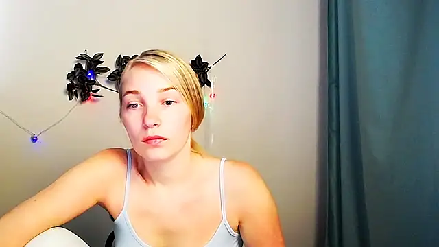 Queen ofLove online show from 05-16-26, 10:12