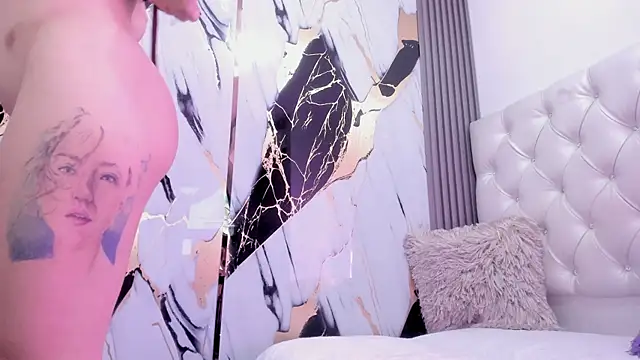 sophiee evanss  online show from 12-17-24, 12:54