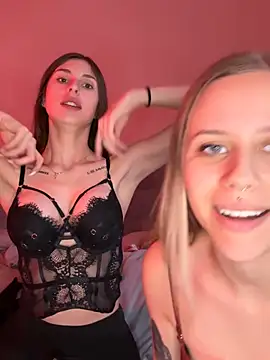 lunawolf21 online show from 12-19-24, 07:51