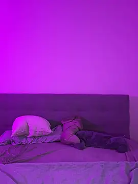 lunawolf21 online show from 12-27-24, 07:18